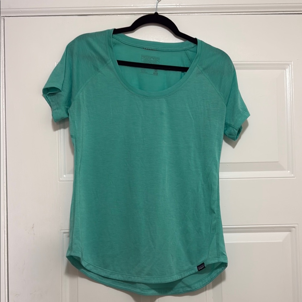 Patagonia scoop neck hiking shirt